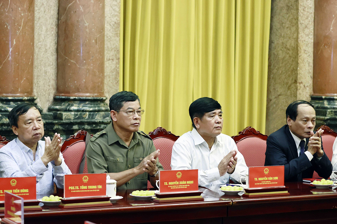 Chủ tịch nước làm việc với Hội Khoa học lịch sử Việt Nam -5