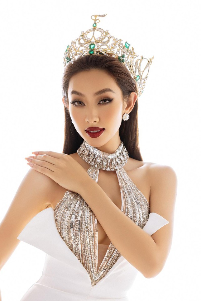 Nửa năm sau khi đăng quang Hoa hậu, nhan sắc Thùy Tiên 'thăng hạng' đến mức nào? ảnh 2