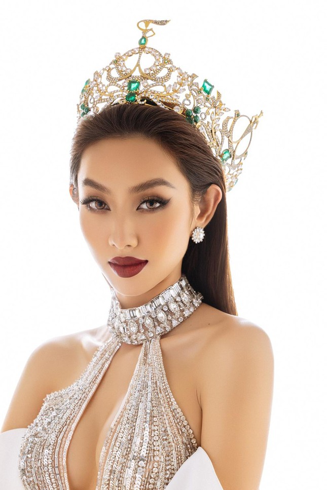 Nửa năm sau khi đăng quang Hoa hậu, nhan sắc Thùy Tiên 'thăng hạng' đến mức nào? ảnh 3