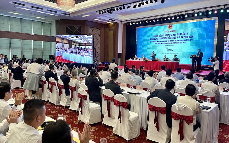 Thủ tướng Chính phủ Phạm Minh Chính chủ trì Hội nghị công bố 6 nội dung quy hoạch và xúc tiến đầu tư vùng ĐBSCL thời kỳ 2021-2030.