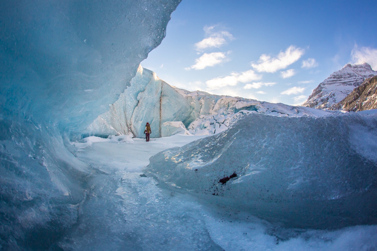 Nhiếp ảnh gia chẳng màng gian khổ thám hiểm tới hệ thống hang động băng giá kỳ vĩ, không thốt nên lời với vẻ đẹp choáng ngợp như đến từ hành tinh khác - Ảnh 5.