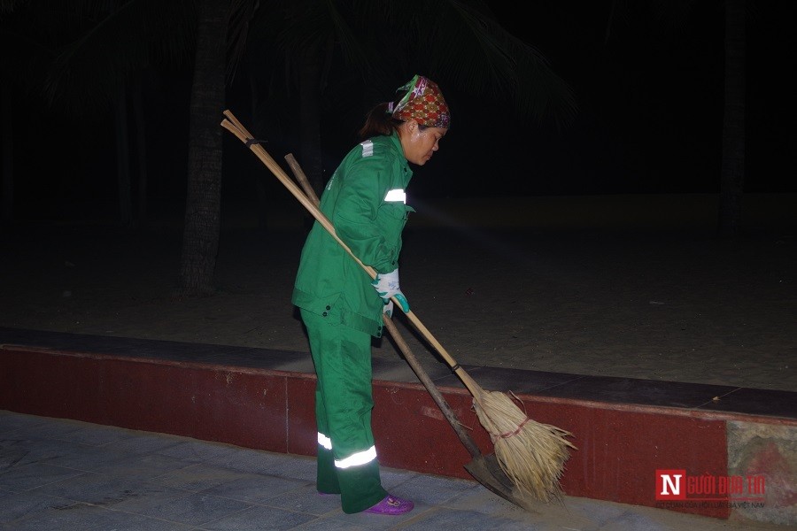 Dân sinh - Những đêm không ngủ của công nhân môi trường tại Tp.Sầm Sơn (Hình 6).