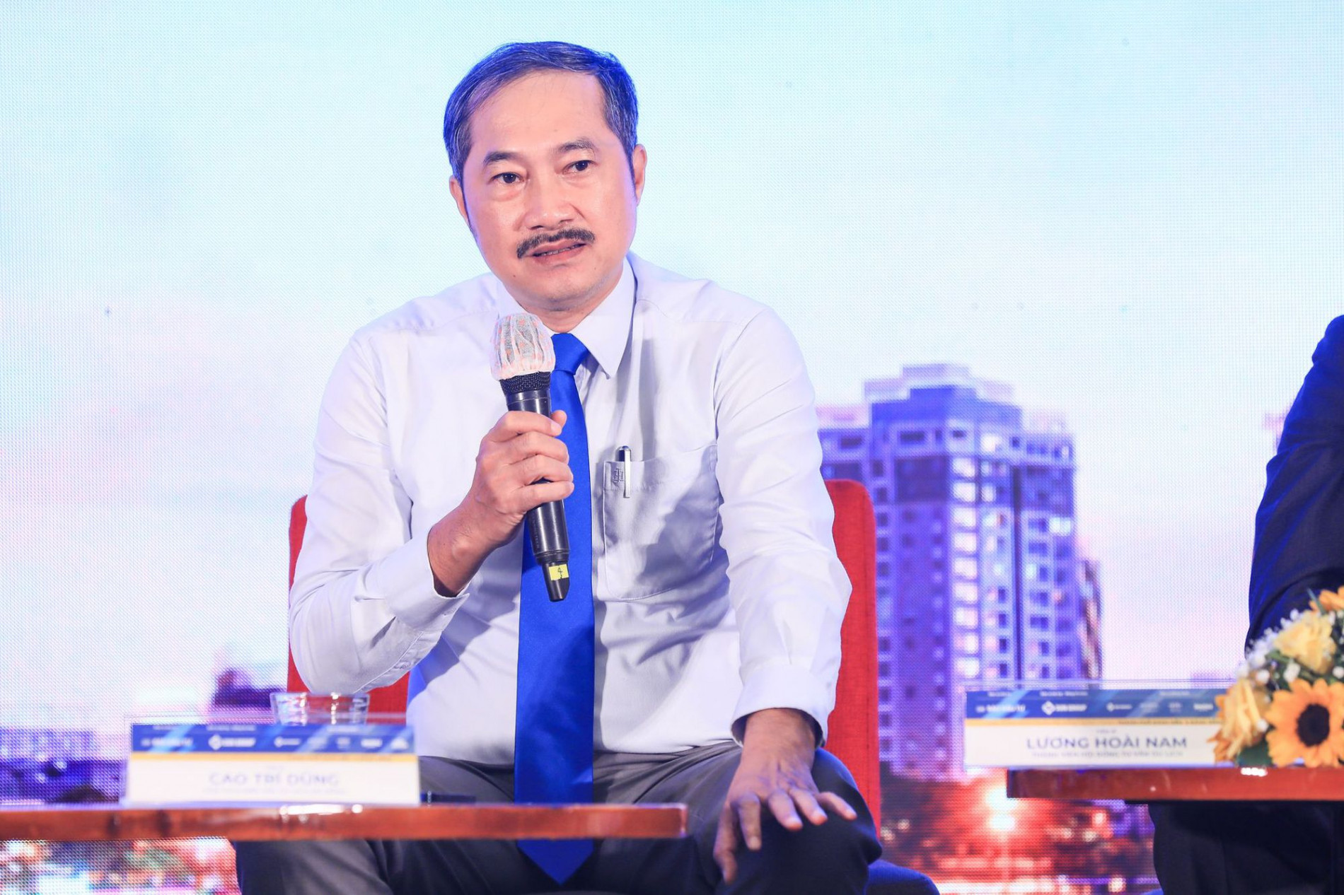 ông Cao Trí Dũng – Chủ tịch Hiệp hội Du lịch Đà Nẵng phát biểu tại hội nghị