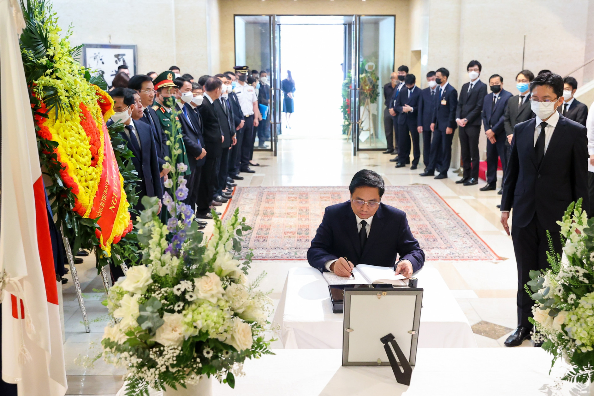 Chùm ảnh: Thủ tướng Phạm Minh Chính ghi sổ tang tưởng niệm cựu Thủ tướng Nhật Bản Abe Shinzo - Ảnh 4.