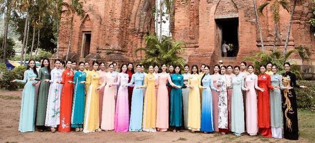 Khởi động Chung kết Miss World Vietnam 2022: Nhan sắc Nam Em trông thế nào bên cạnh Top 38? ảnh 1