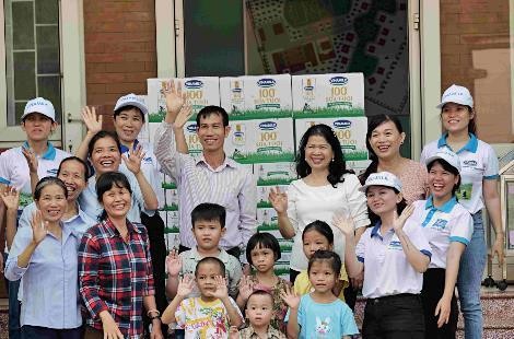 Vinamilk và Quỹ sữa Vươn cao Việt Nam tổ chức nhiều hoạt động đồng hành nhân dịp 15 năm thành lập ảnh 1