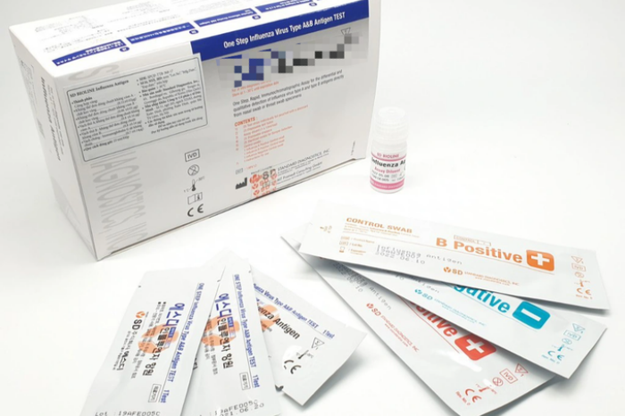 'Loạn giá' kit xét nghiệm cúm: Hiệu thuốc khan hiếm, mạng xã hội tràn lan - Ảnh 2.