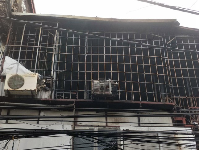 Ngôi nhà 3 tầng gần cổng Bệnh viện Nhi cháy ngùn ngụt ảnh 3