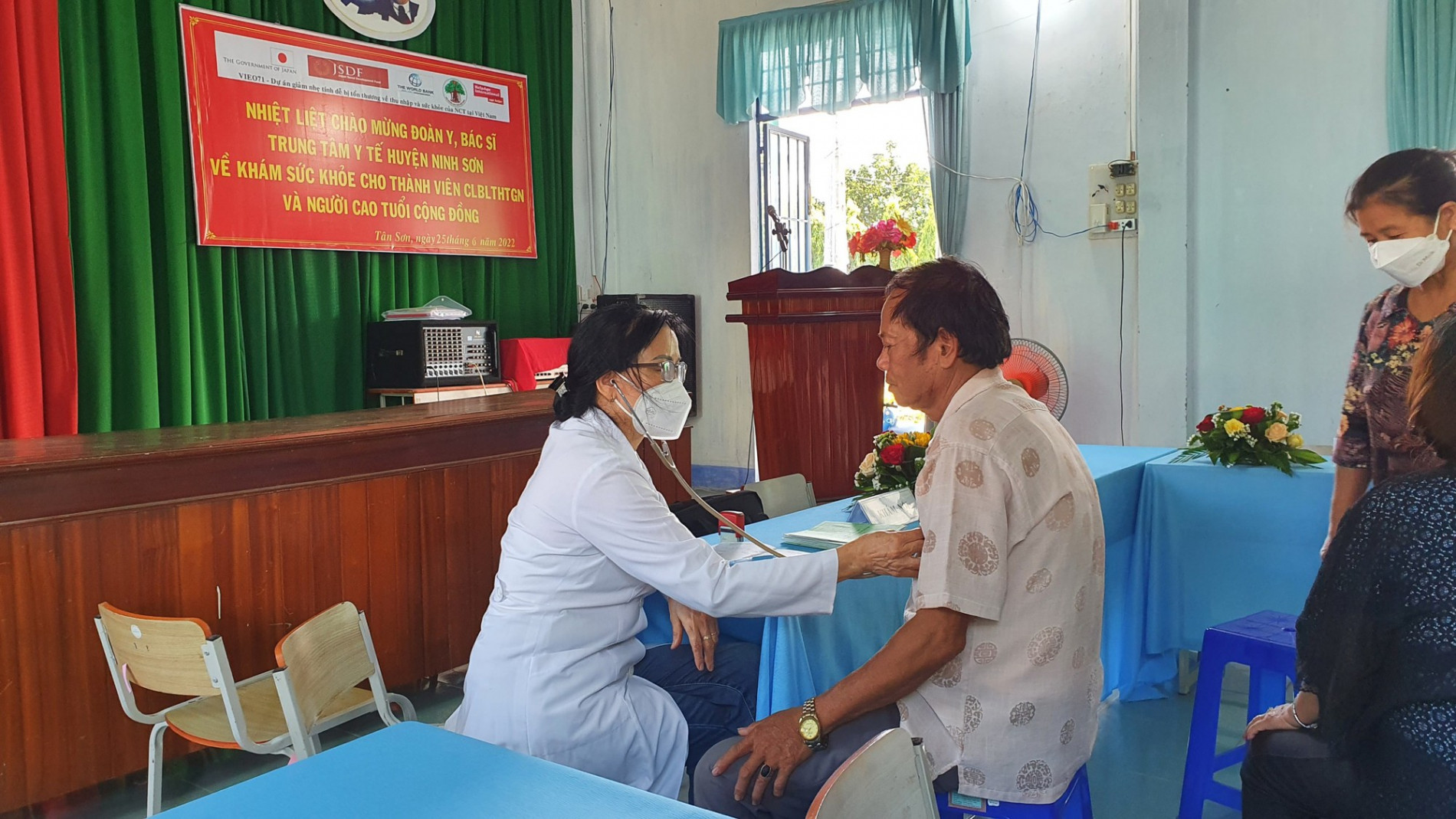 Ninh Thuận luân phiên bác sĩ về Trạm y tế - Ảnh 3.