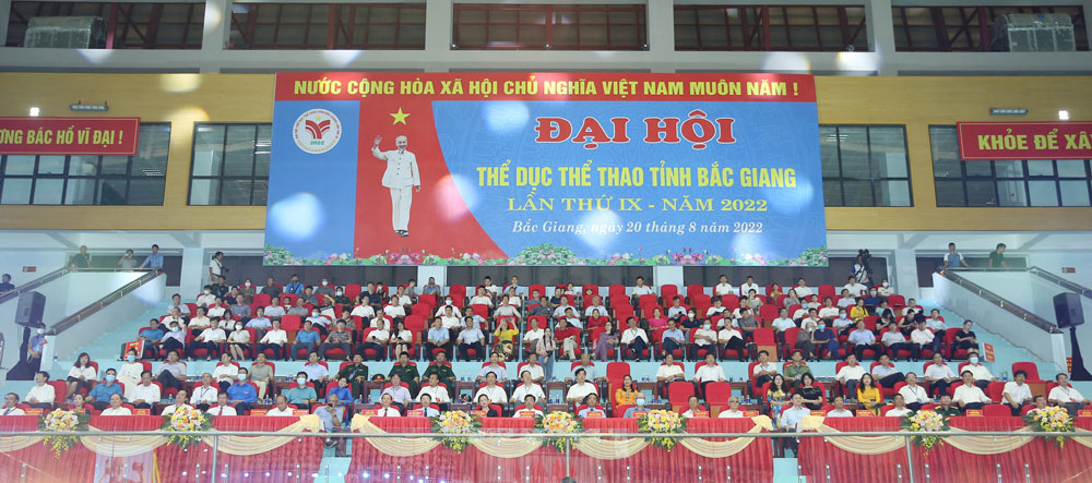 Bắc Giang, khai mạc, đại hội thể thao, diễu hành, đồng chí Mai Sơn, vận động viên