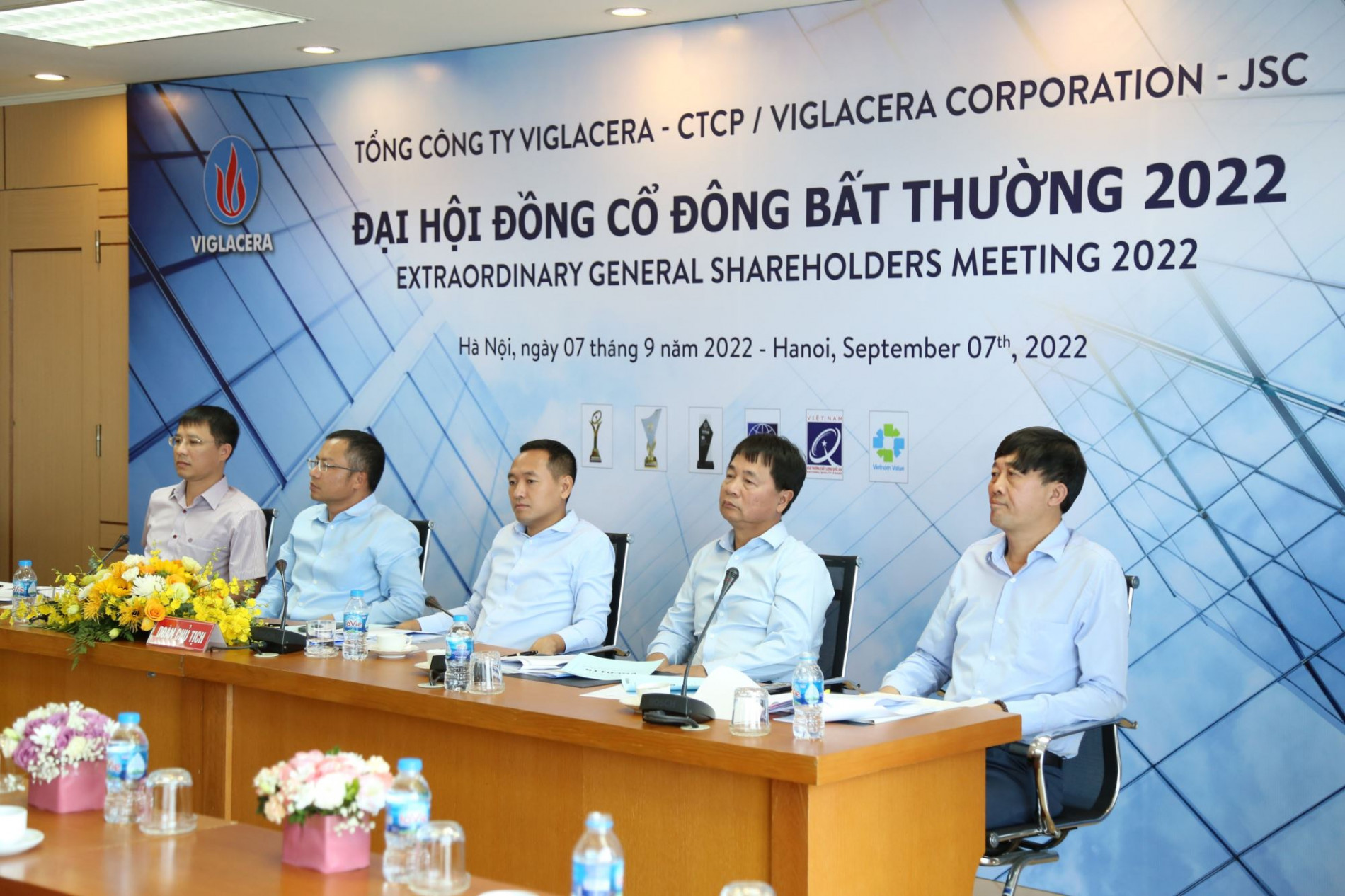 ĐHĐCĐ bất thường Viglacera: Ông Nguyễn Anh Tuấn tiếp tục giữ ghế TGĐ sau nghỉ hưu, doanh thu toàn tổng công ty ước vượt 1 tỷ USD
