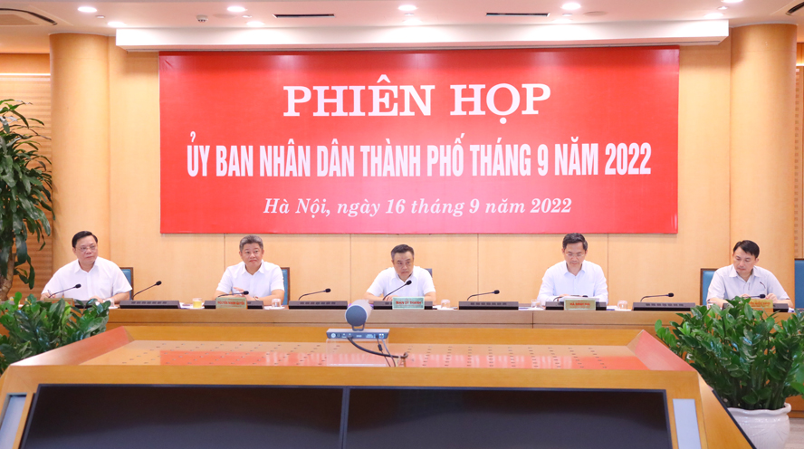 Tập thể UBND thành phố Hà Nội xem xét ủy quyền lập Đề án thành lập 5 quận