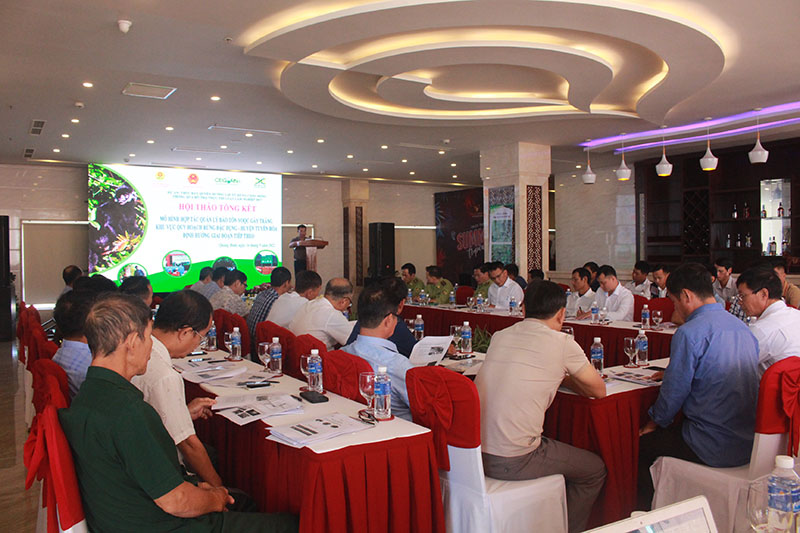 Các đại biểu dự hội thảo tổng kết mô hình hợp tác quản lý bảo tồn voọc gáy trắng khu vực quy hoạch rừng đặc dụng huyện Tuyên Hóa