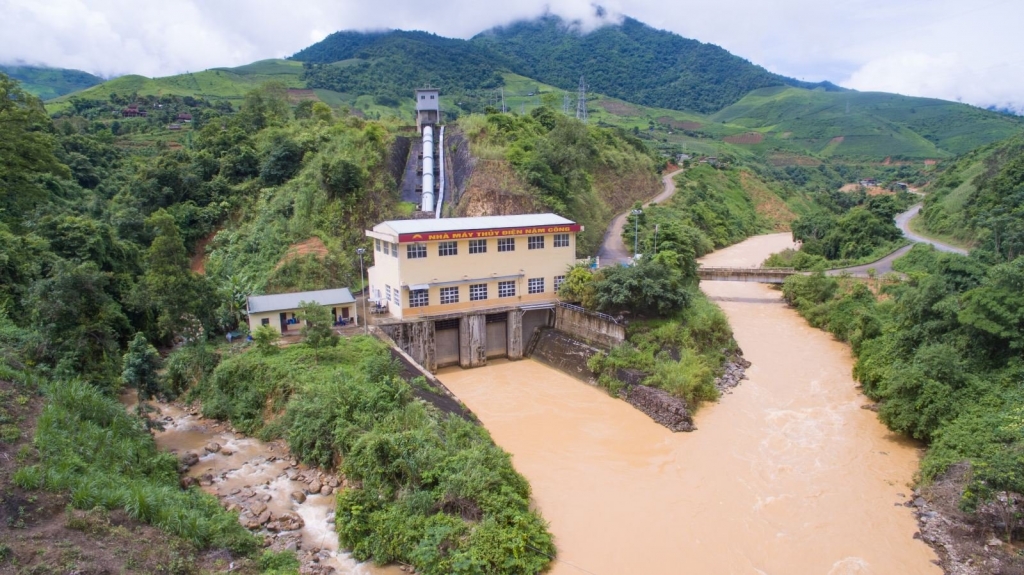 Xây dựng mô hình tổ chức liên kết trong quản lý hồ đập và rừng đầu nguồn nhằm phát triển bền vững các công trình thủy điện nhỏ trên địa bàn tỉnh Sơn La
