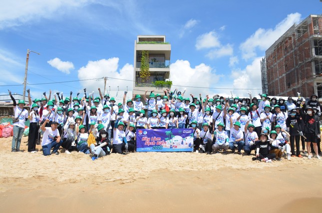 Bạn trẻ Bà Rịa – Vũng Tàu hào hứng tham gia chương trình ‘Hãy làm sạch biển 2022’ ảnh 1