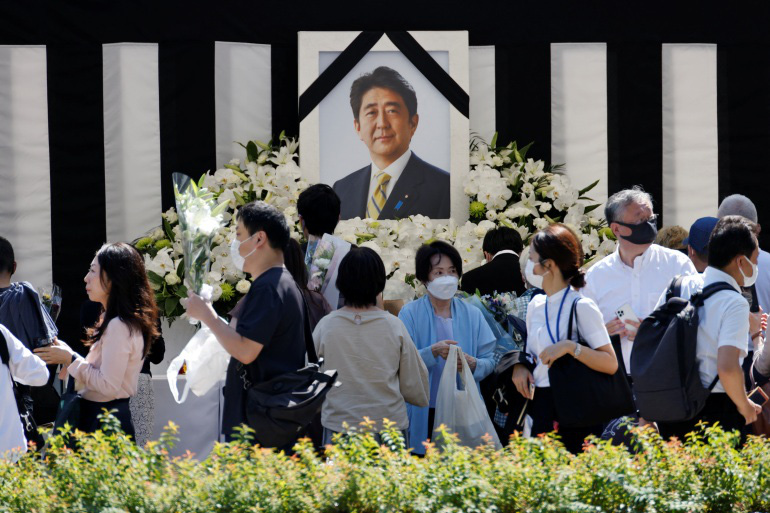 Hàng nghìn quan khách và nguyên thủ quốc tế tham dự lễ quốc tang cố Thủ tướng Abe Shinzo - Ảnh 1.