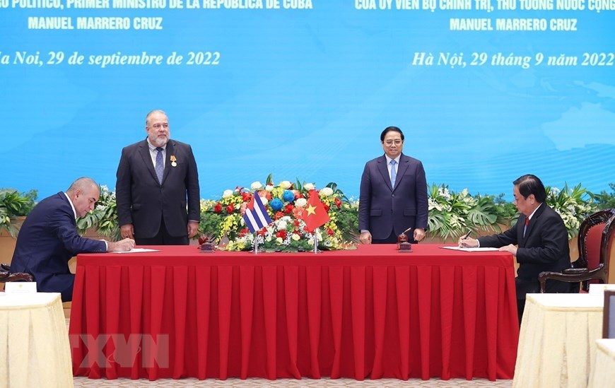 Hình ảnh Lễ ký kết các văn kiện hợp tác giữa Việt Nam và Cuba | Chính trị | Vietnam+ (VietnamPlus)