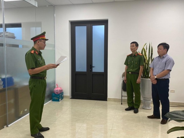 Bắt Phó Trưởng phòng Tài nguyên và Môi trường ở Bắc Giang ảnh 1