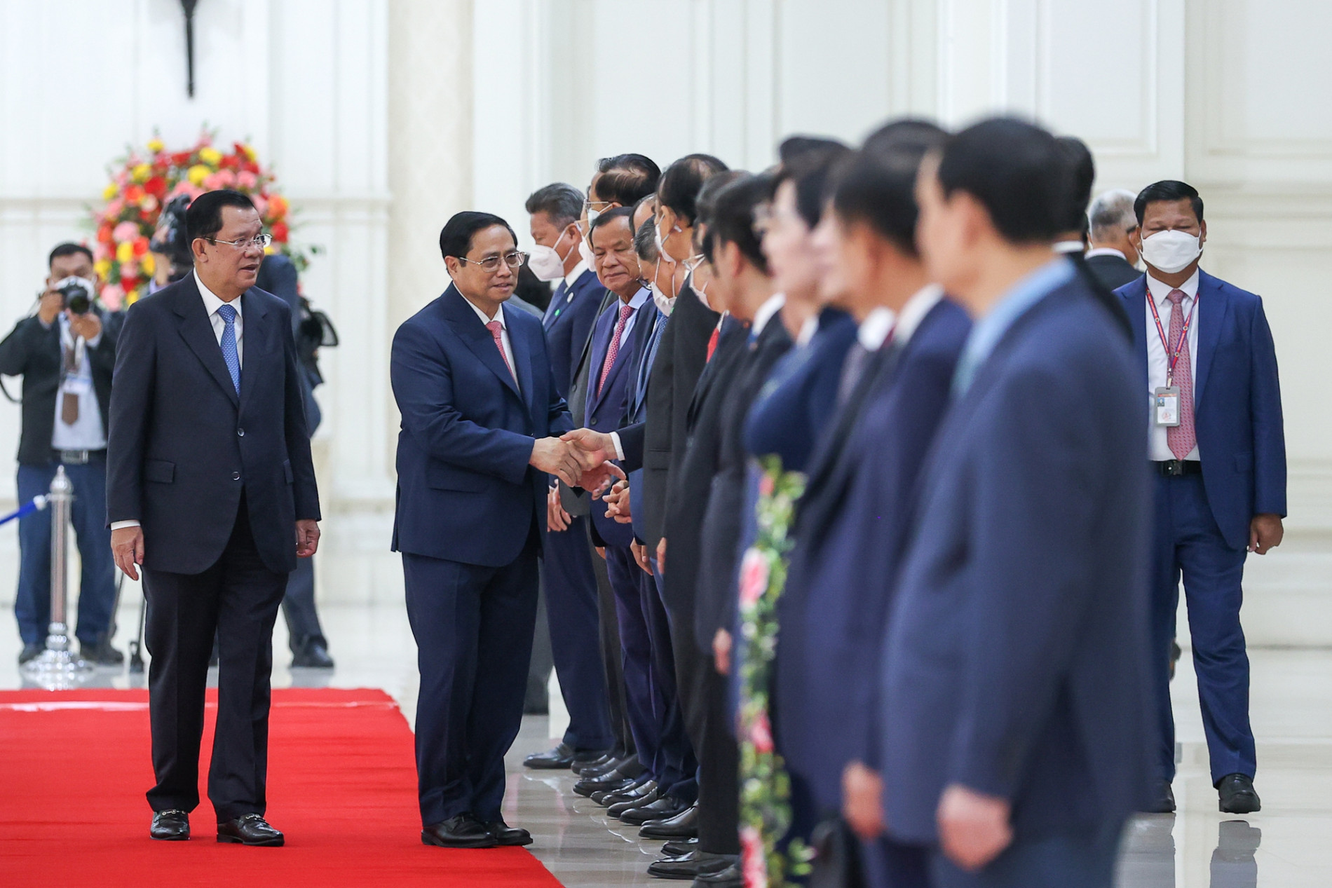 Chùm ảnh: Lễ đón chính thức Thủ tướng Phạm Minh Chính thăm Campuchia - Ảnh 5.
