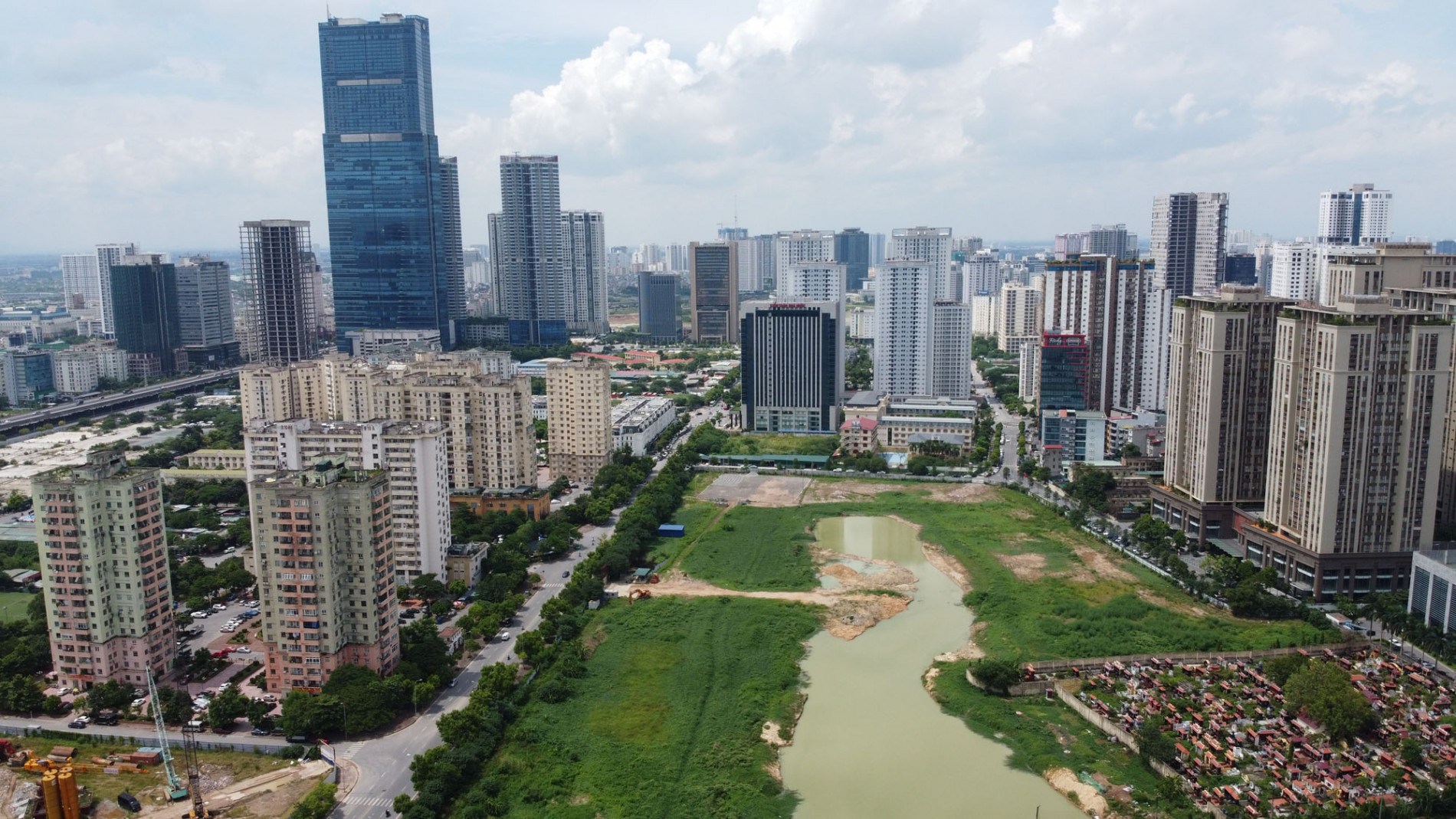 Công viên hồ điều hoà Nam Trung Yên vẫn chưa hẹn ngày hoàn thành