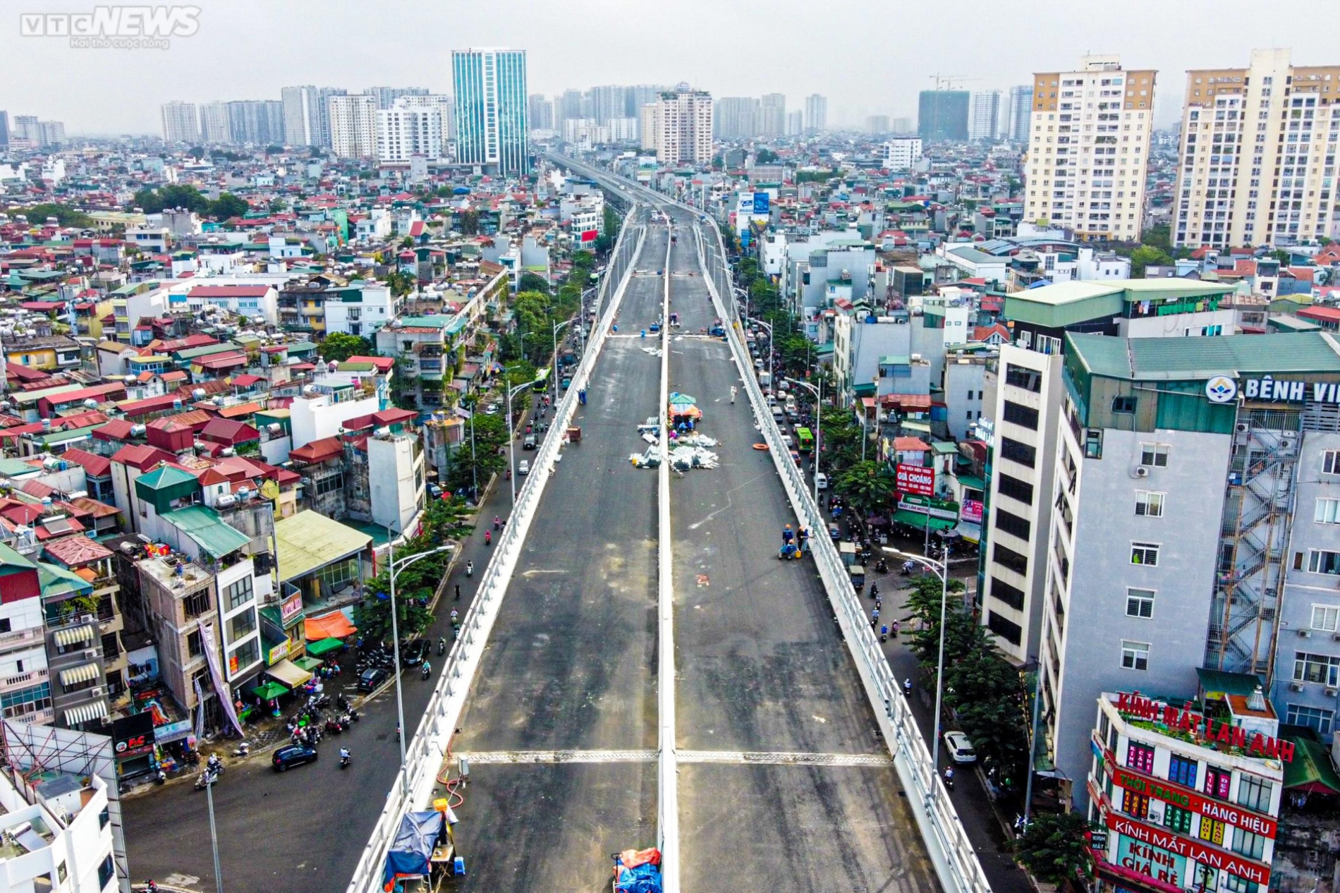 Diện mạo cầu cạn 10.000 tỷ đồng đi qua 4 quận Hà Nội trước ngày thông xe - 13