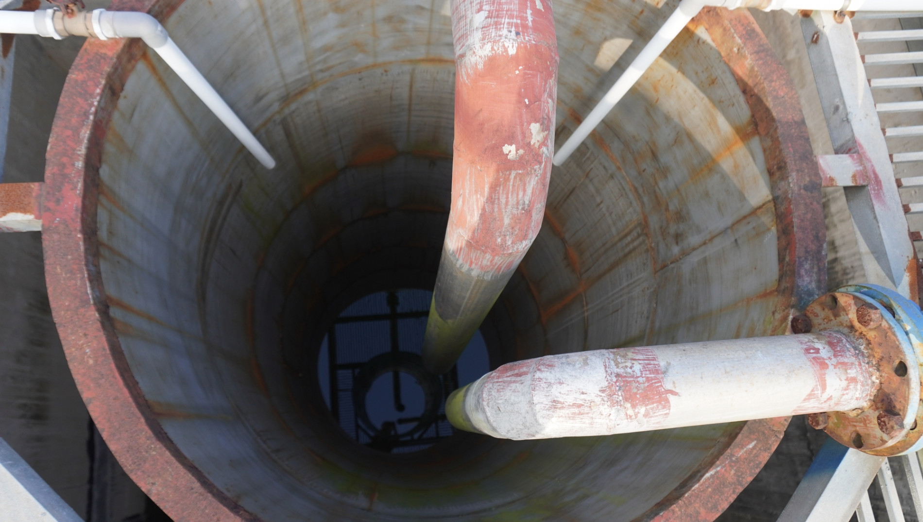 Trạm xử lý nước thải ở khu công nghiệp 147 tỉ đồng bỏ hoang gần 20 năm - Ảnh 12.