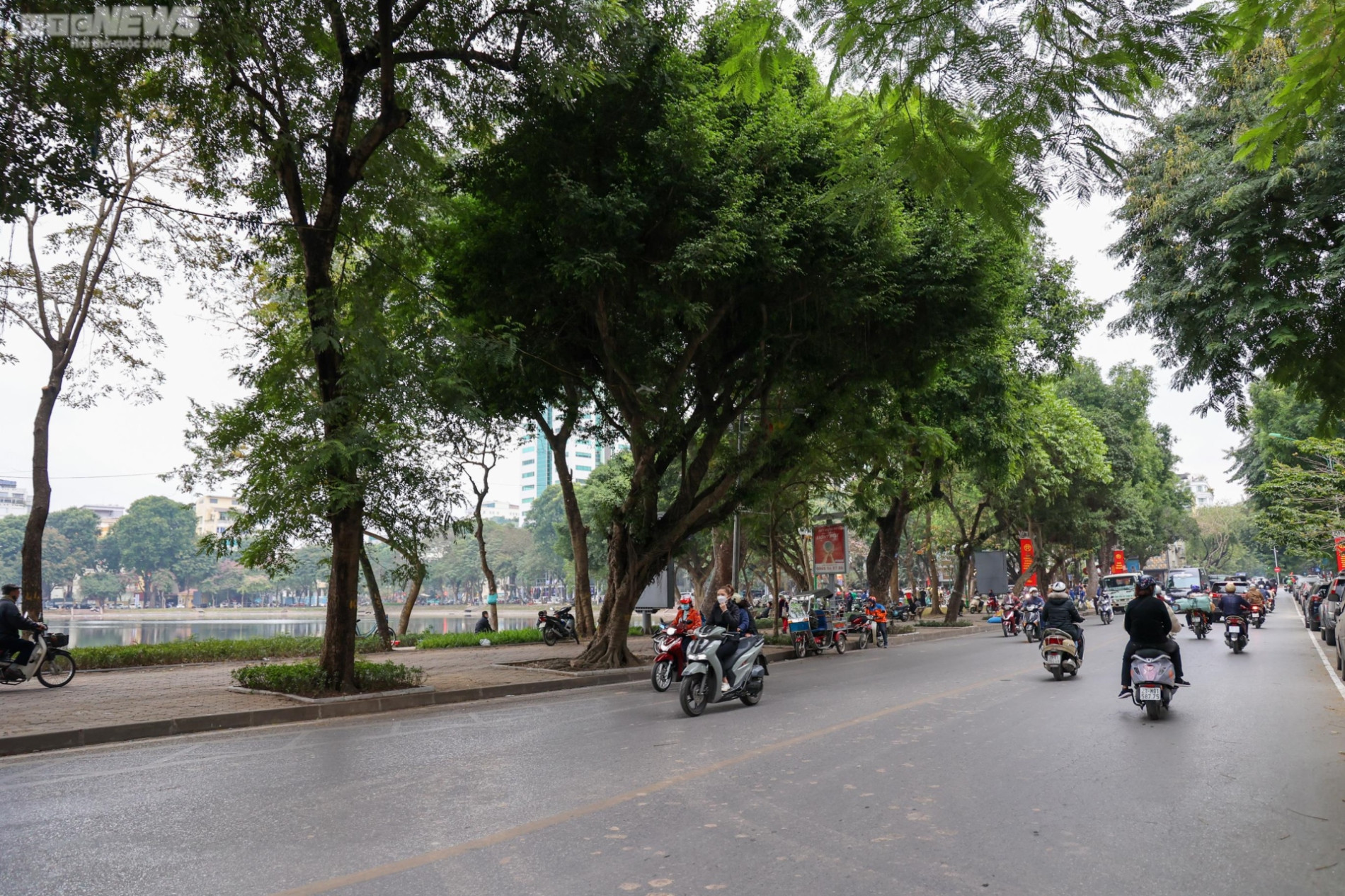 Cận cảnh tuyến phố đi bộ mới sắp đưa vào hoạt động ở Hà Nội - 17