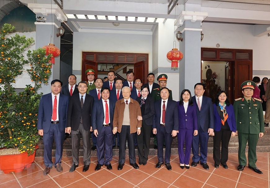 Tổng Bí thư thăm và chúc Tết cán bộ tiền khởi nghĩa tỉnh Thái Nguyên | Xã hội | Vietnam+ (VietnamPlus)