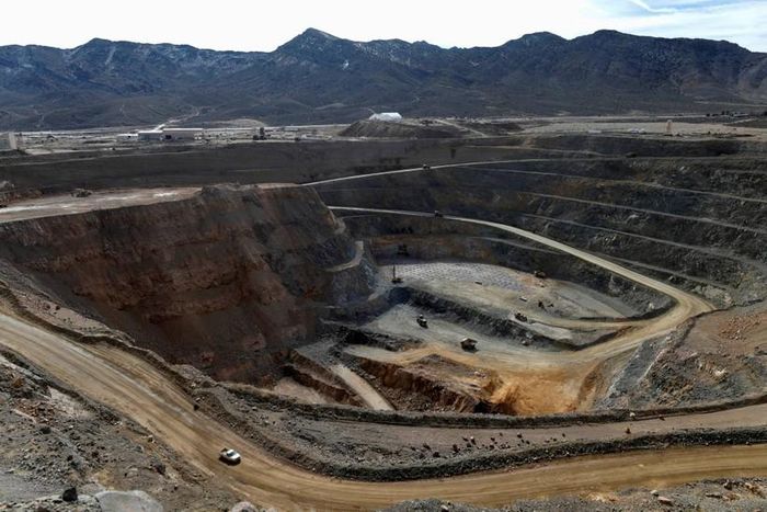 Mỏ khai thác đất hiếm Mountain Pass, Mỹ.