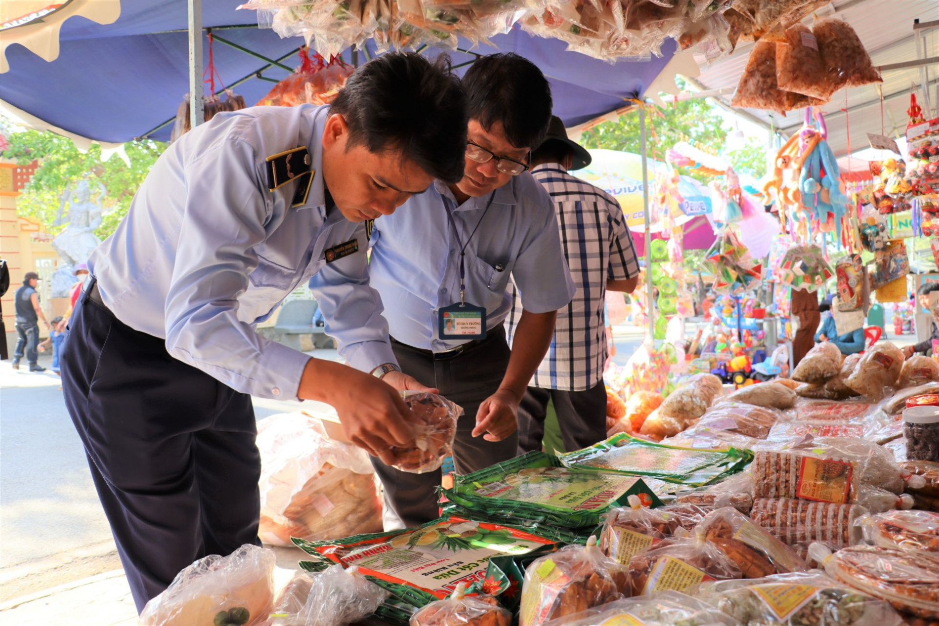 Siết chặt quản lý chất lượng, an toàn vệ sinh thực phẩm tại Khu du lịch núi Bà Đen - Báo Tây Ninh Online