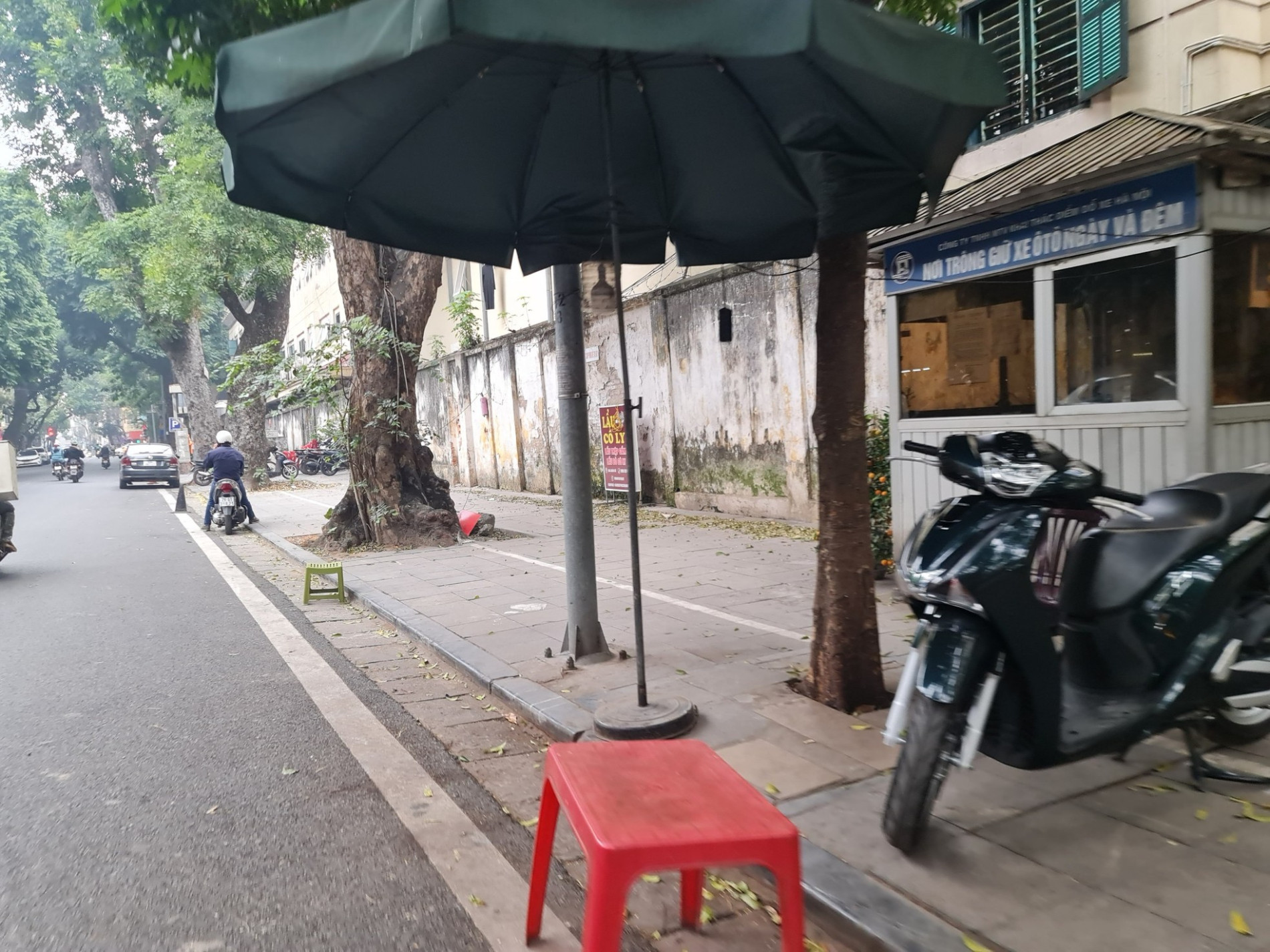 Vỉa hè Hà Nội sạch bóng ô tô: Người dân bất ngờ ảnh 8