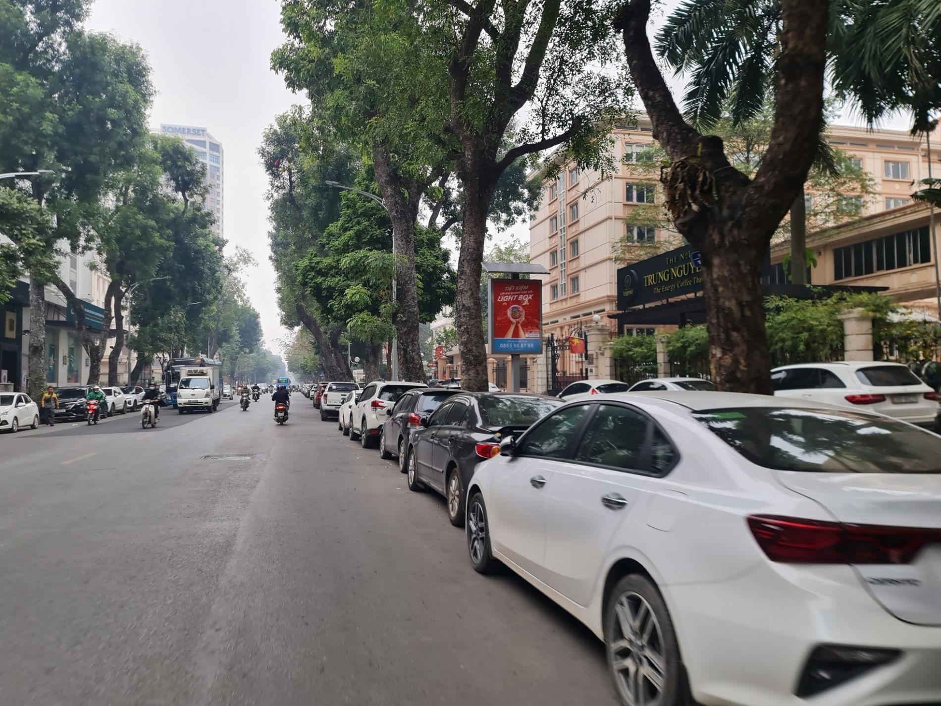 Vỉa hè Hà Nội sạch bóng ô tô: Người dân bất ngờ ảnh 9