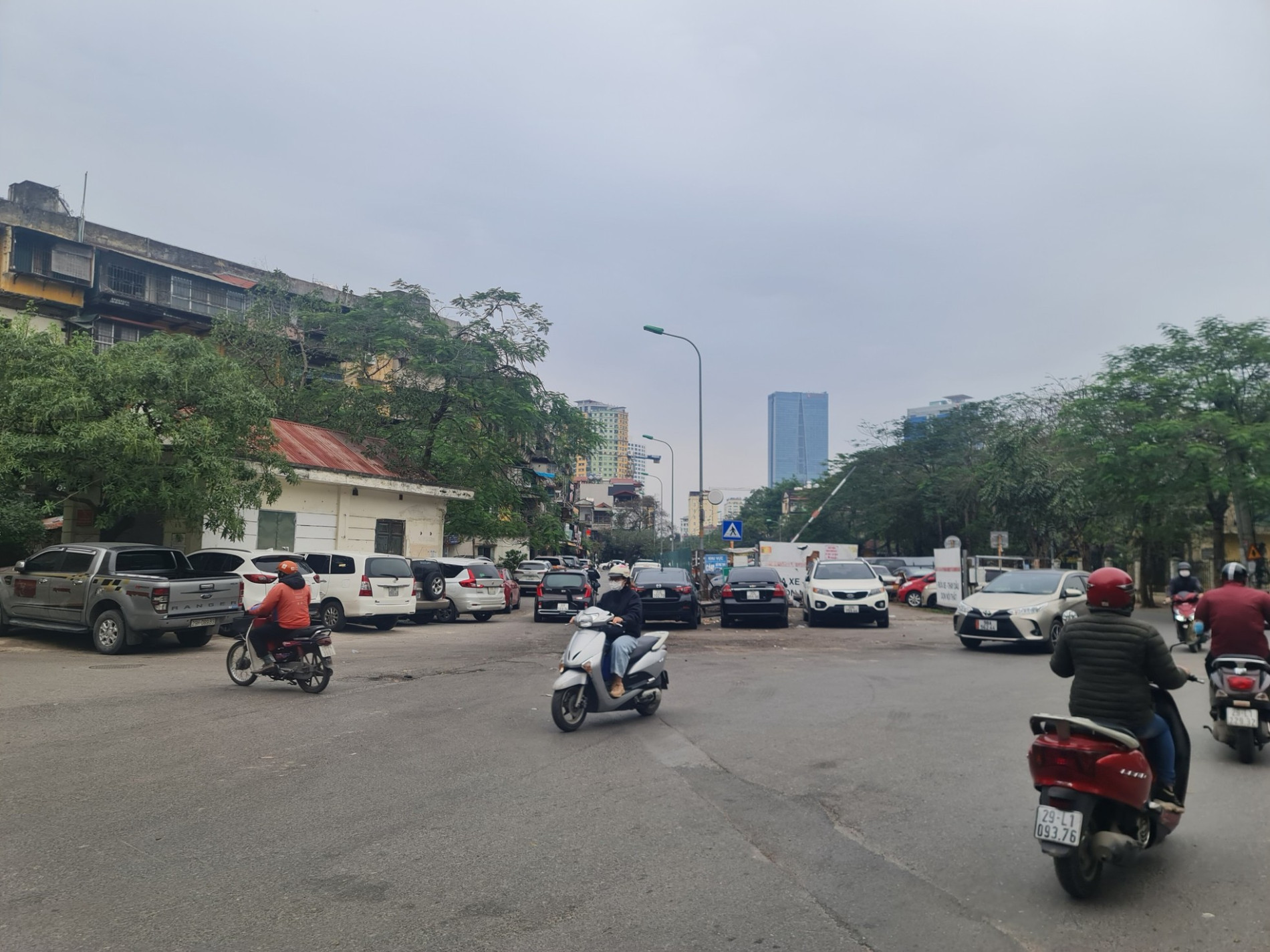 Vỉa hè Hà Nội sạch bóng ô tô: Người dân bất ngờ ảnh 10