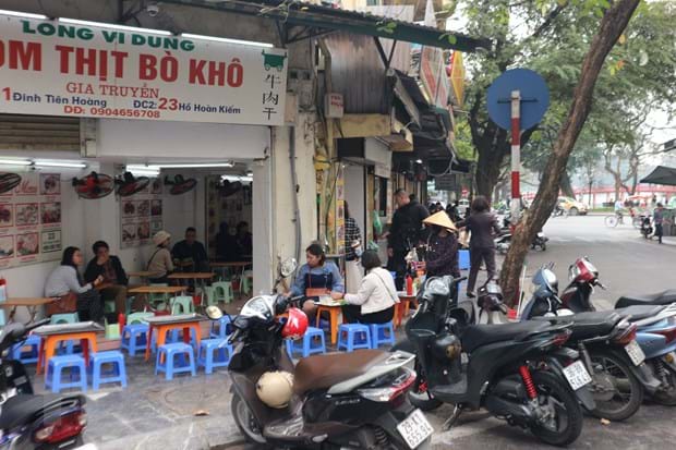 Quản lý vỉa hè tại Hà Nội: Cần thực chất, tránh bệnh hình thức