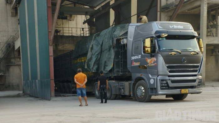 Yên Bái: Công ty xi măng Yên Bình ngang nhiên tiếp tay xe chở quá tải 3