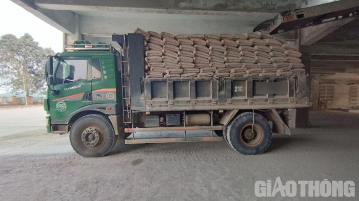 Yên Bái: Công ty xi măng Yên Bình ngang nhiên tiếp tay xe chở quá tải 7
