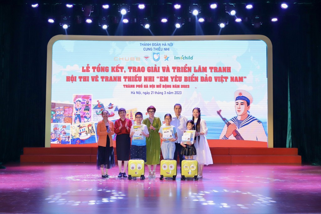 Trương Lâm Khánh, học sinh lớp 5B, Trường tiểu học La Thành dành giải Nhất