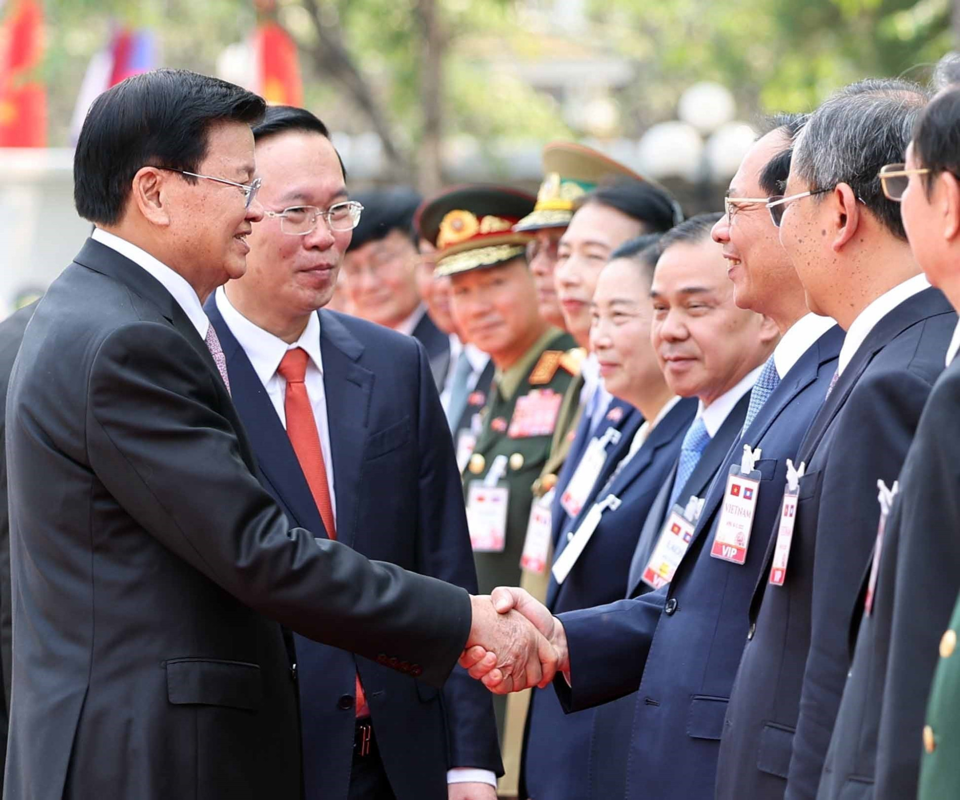 Lễ đón chính thức Chủ tịch nước Võ Văn Thưởng thăm hữu nghị Lào - Ảnh 5.