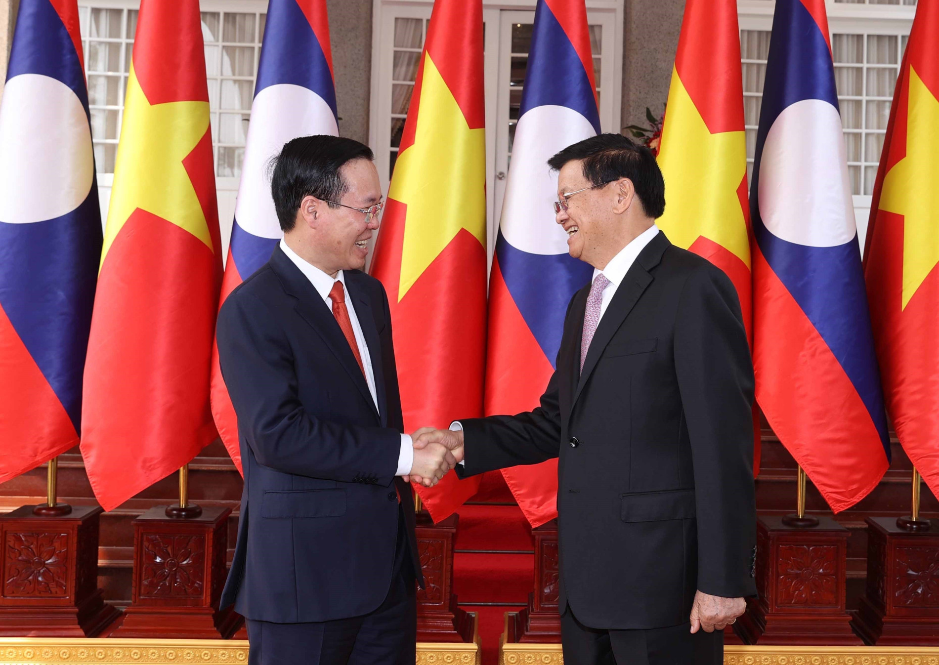 Lễ đón chính thức Chủ tịch nước Võ Văn Thưởng thăm hữu nghị Lào - Ảnh 6.