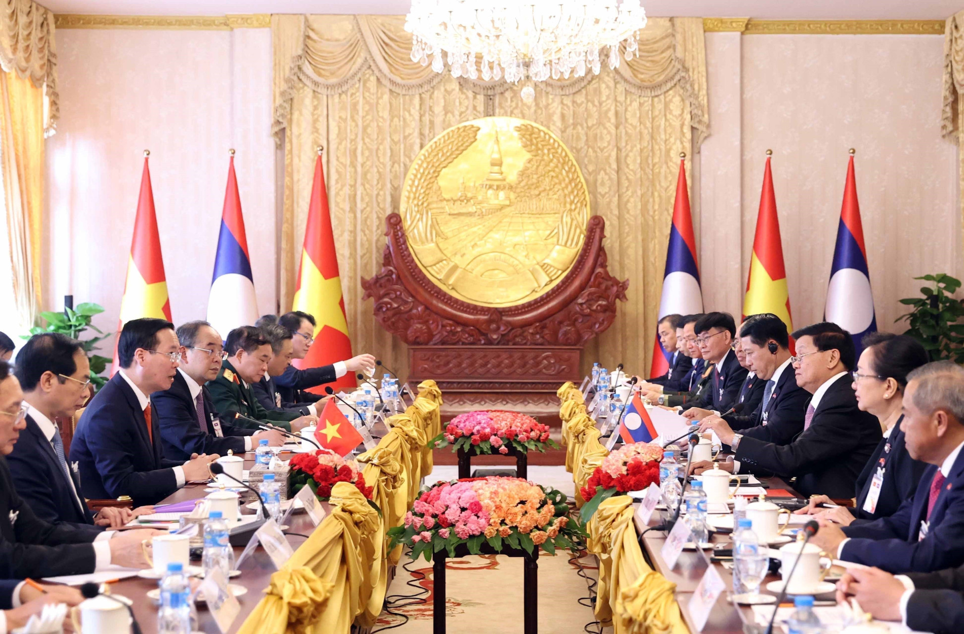 Lễ đón chính thức Chủ tịch nước Võ Văn Thưởng thăm hữu nghị Lào - Ảnh 7.