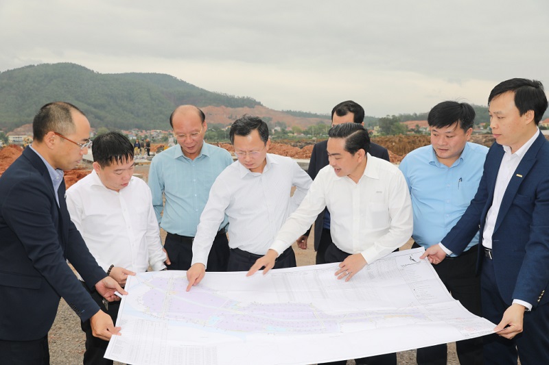 Lãnh đạo tỉnh Quảng Ninh đi kiểm tra tiến độ dự án KCN Sông Khoai