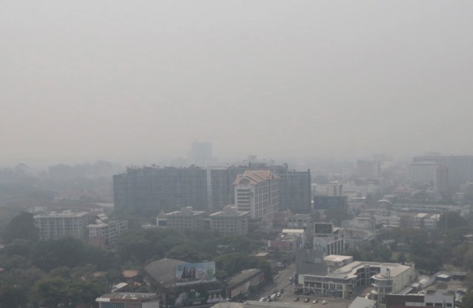 Khói mù bao phủ Chiang Mai. Ảnh: AP