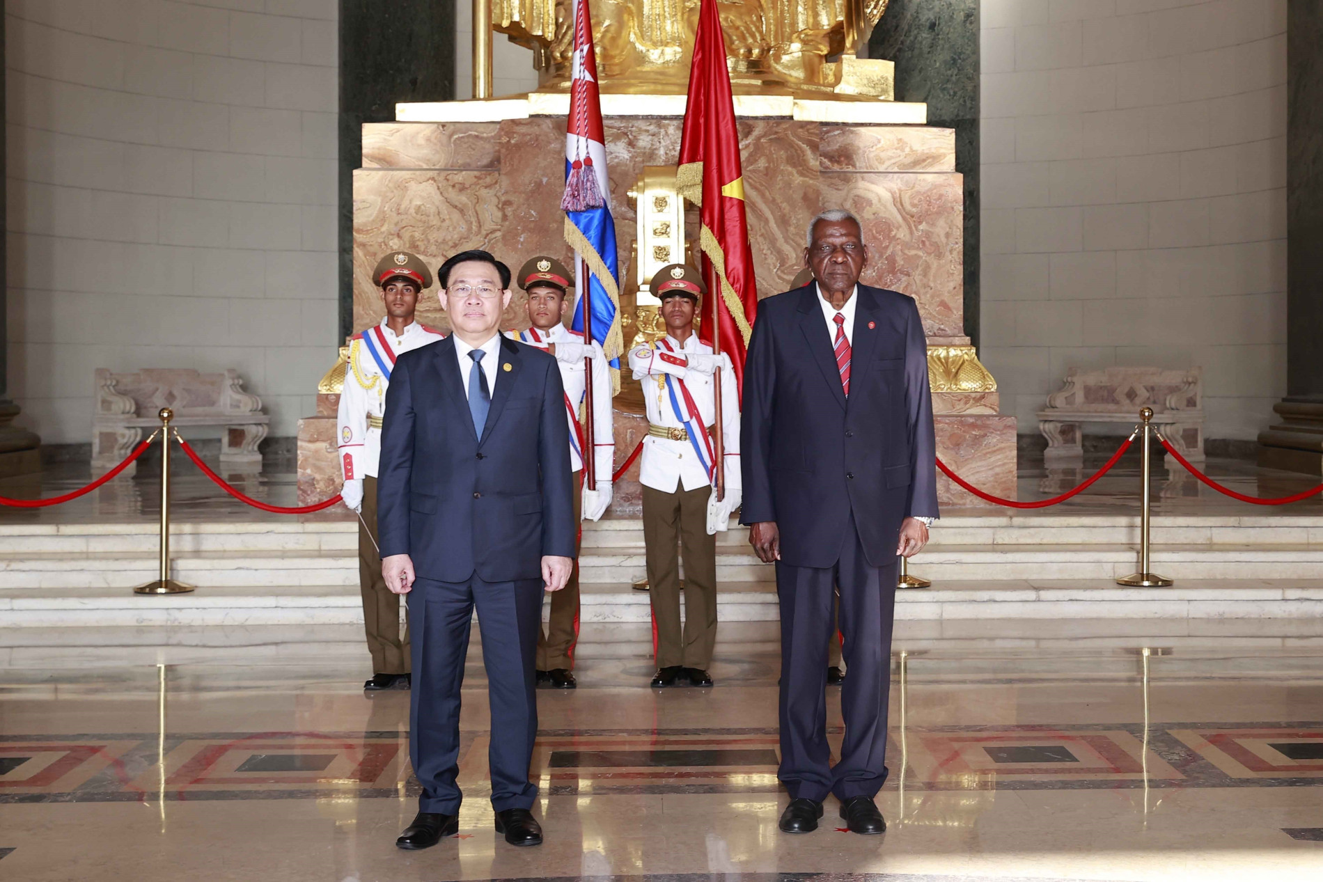 Chủ tịch Quốc hội Vương Đình Huệ hội đàm chính thức với Chủ tịch Quốc hội Cuba - Ảnh 9.