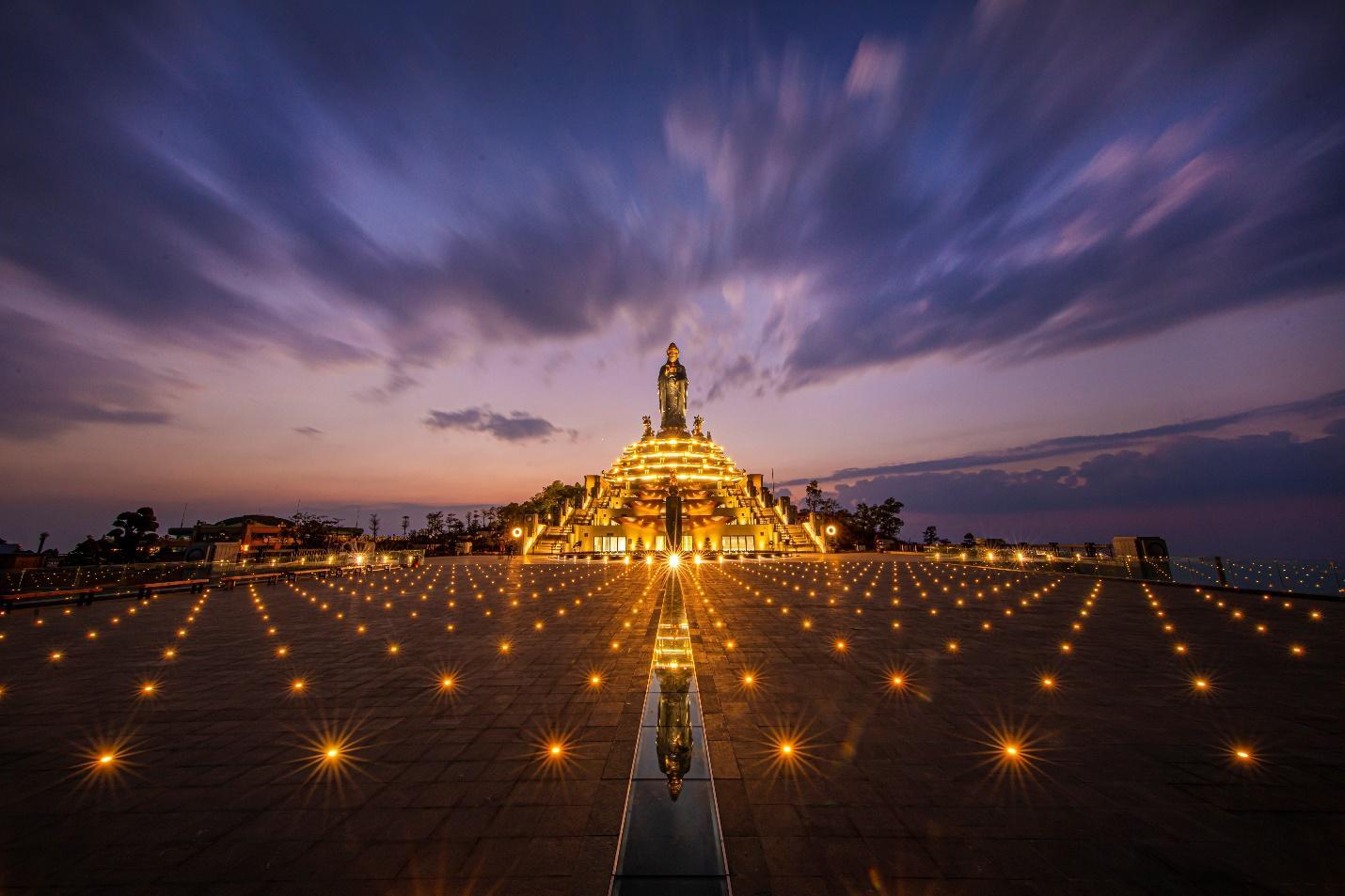 Đà Nẵng, Phú Quốc, Tây Ninh, Thanh Hóa có những điểm đến “đẹp thần thánh” trong đêm - Ảnh 7.