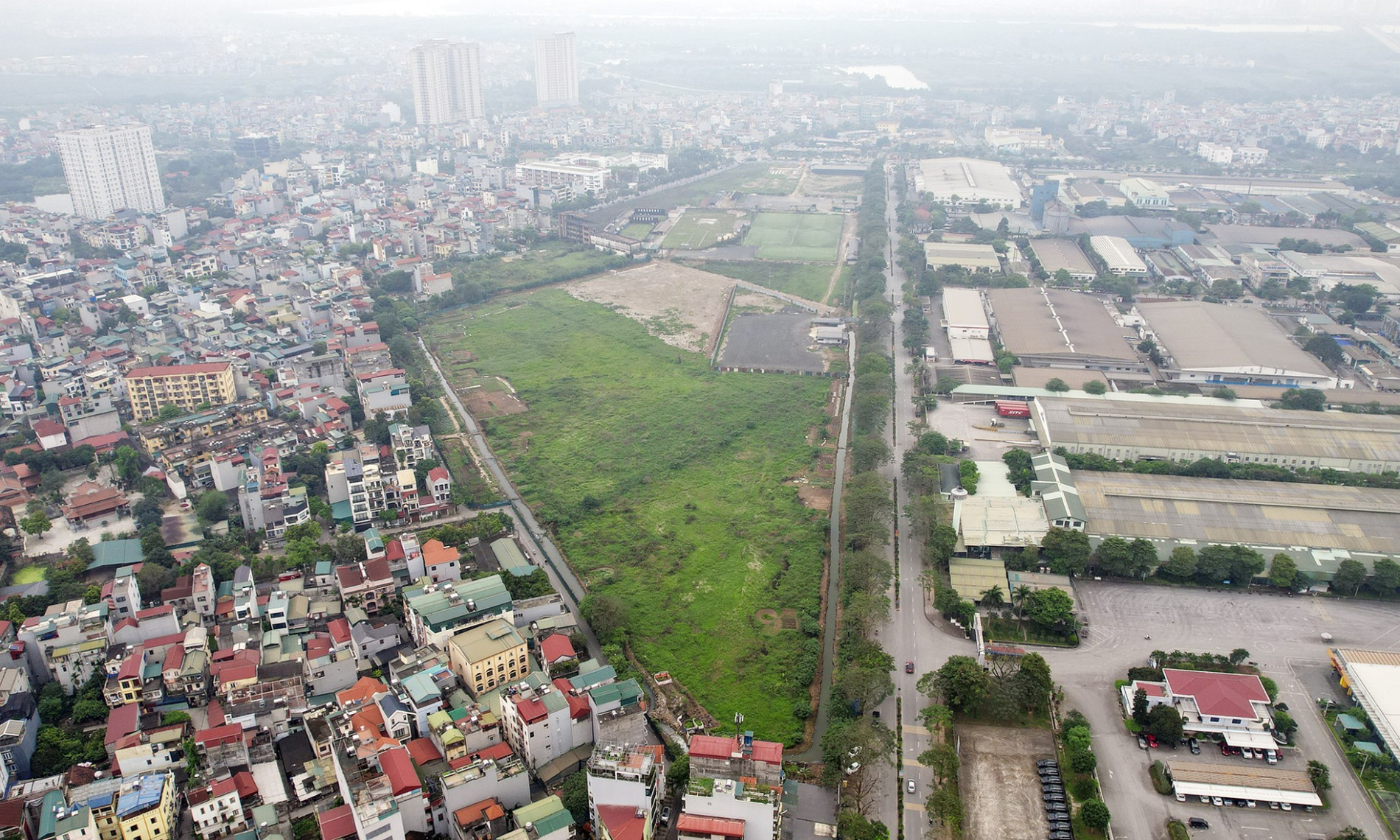 Cận cảnh dự án khu đô thị ở Hà Nội biến tướng thành sân bóng, cho thuê tùm lum ảnh 1