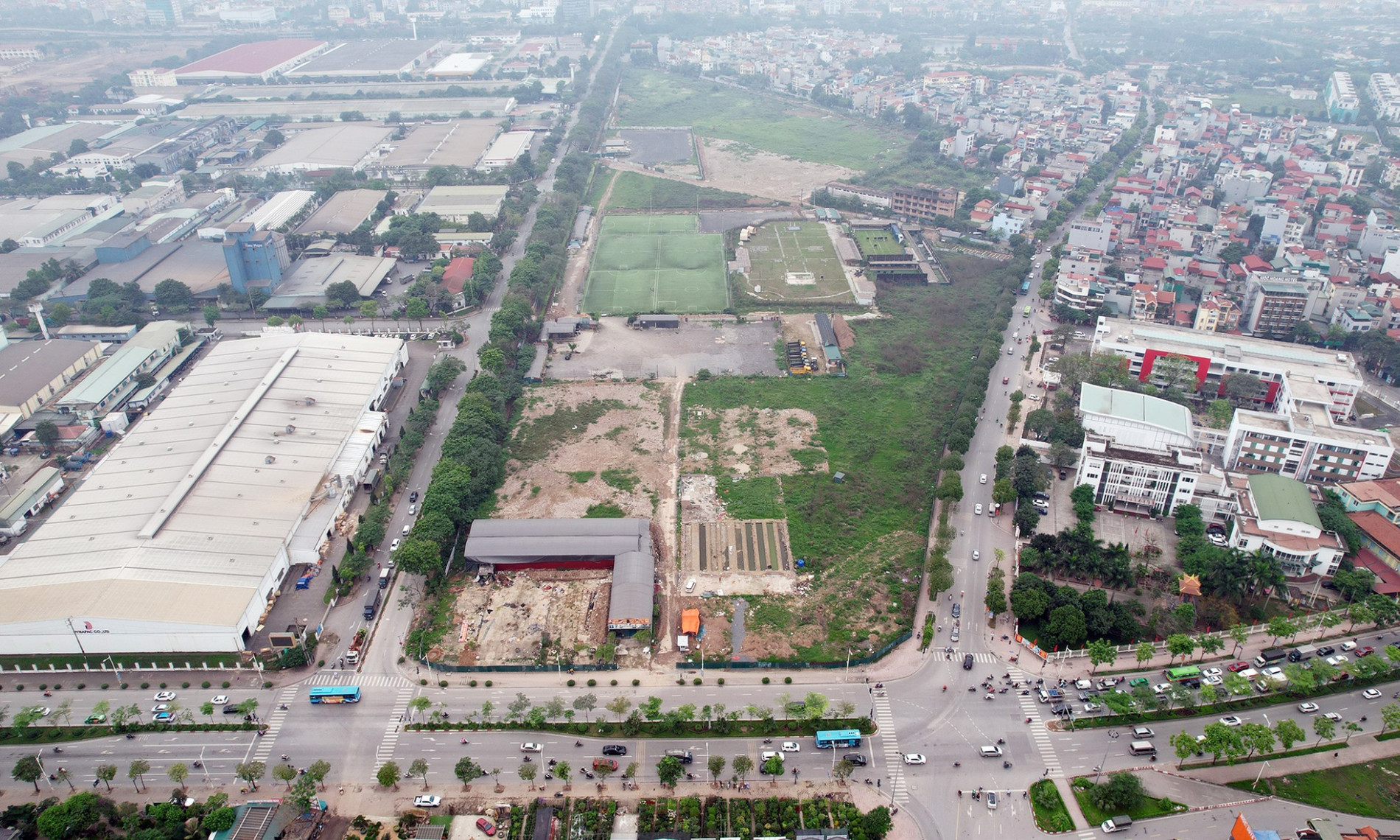 Cận cảnh dự án khu đô thị ở Hà Nội biến tướng thành sân bóng, cho thuê tùm lum ảnh 3