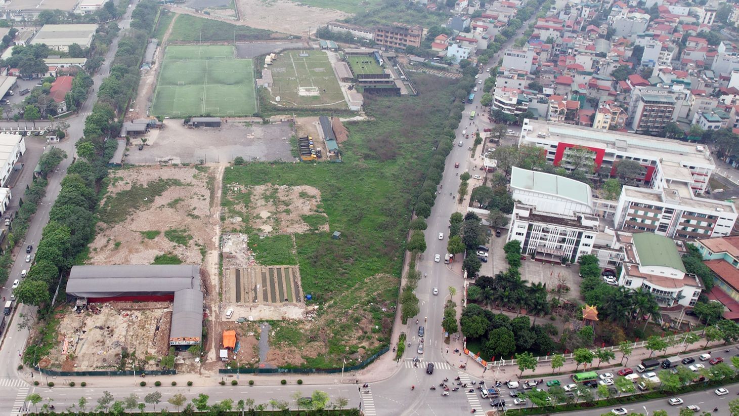 Cận cảnh dự án khu đô thị ở Hà Nội biến tướng thành sân bóng, cho thuê tùm lum ảnh 9