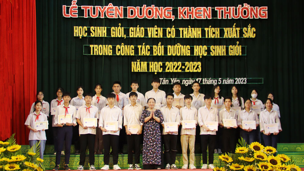 Bắc Giang, Tân Yên, khen thưởng, học sinh giỏi, dạy giỏi