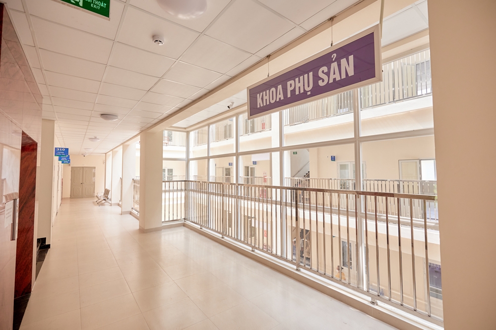 ภาพระยะใกล้ของอุปกรณ์ทันสมัยในโรงพยาบาล Dinh Hoa General Hospital, Thai Nguyen