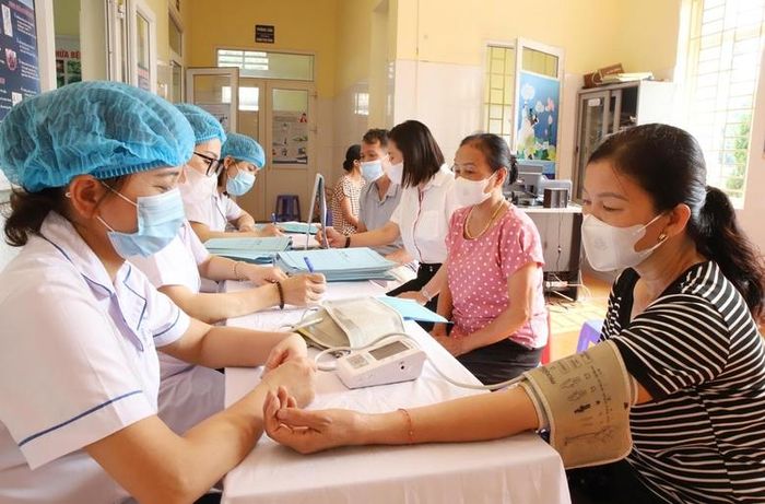 Trung tâm Y tế thành phố Lào Cai tổ chức đợt khám sức khỏe miễn phí cho người dân 17 xã, phường